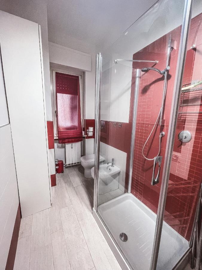 Myhouse Inn Suite Paradiso - Affitti Brevi Italia Колленьо Экстерьер фото