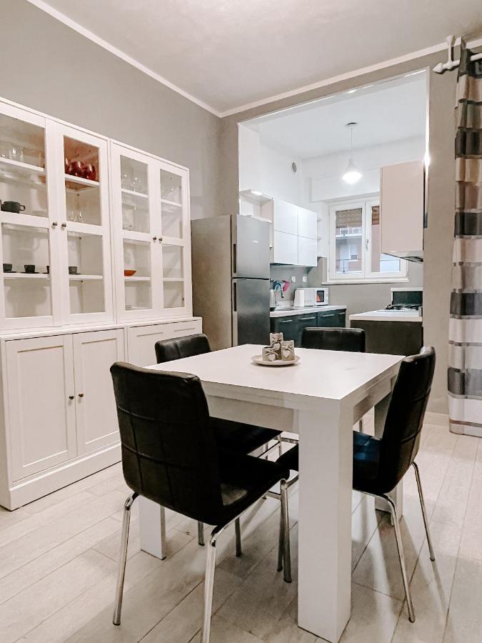 Myhouse Inn Suite Paradiso - Affitti Brevi Italia Колленьо Экстерьер фото